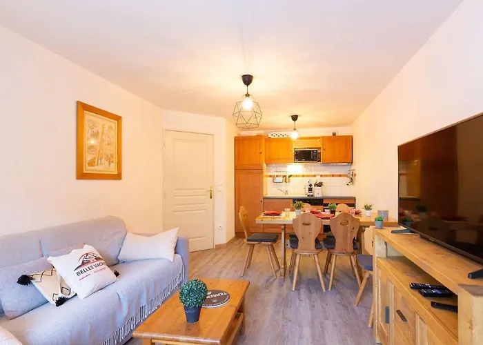 Apartamento Cosy 6 Pers à Avec Piscine Couverte, Proche Pistes Et Thermes - Fr-1-296-447