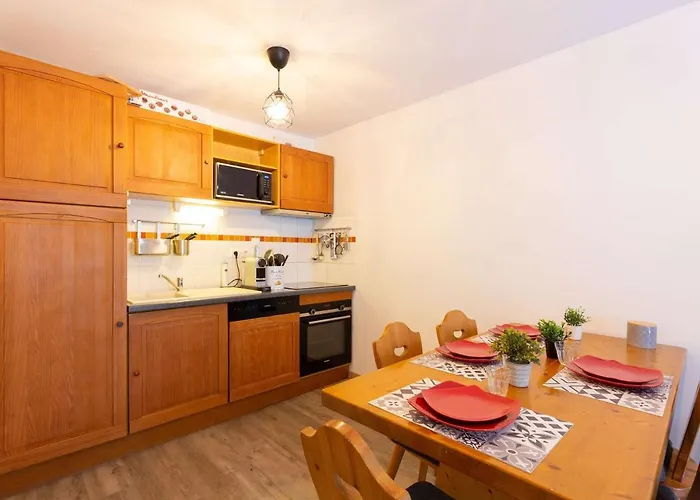 Cosy 6 Pers à Avec Piscine Couverte, Proche Pistes Et Thermes - Fr-1-296-447 Apartamento