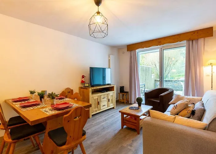 Cosy 6 Pers à Avec Piscine Couverte, Proche Pistes Et Thermes - Fr-1-296-447