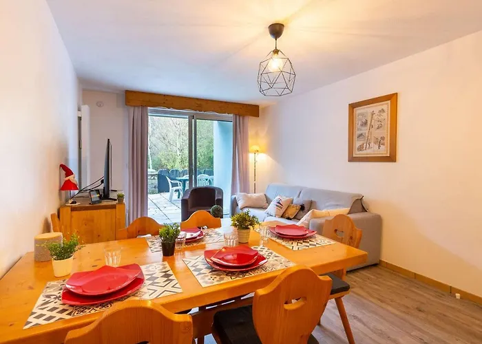 Apartamento Cosy 6 Pers à Avec Piscine Couverte, Proche Pistes Et Thermes - Fr-1-296-447 *